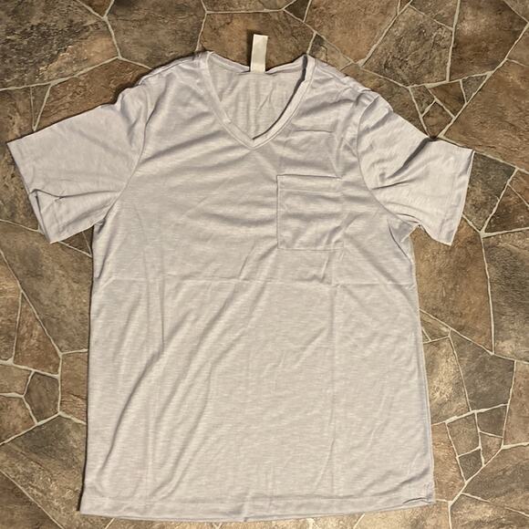 NWOT Go Couture Slub V-Neck Pocket T-Shirt Sz L in Light Gray - Picture 3 of 8